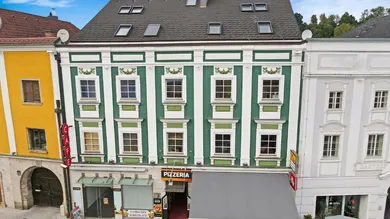 Wohn- und Geschäftshaus