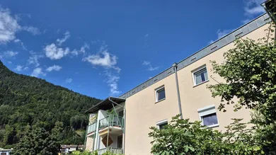 Außenfassade mit Balkon