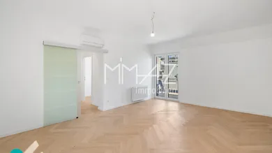 Wohnzimmer mit Ausgang Terrasse
