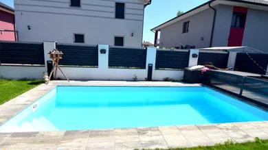 Pool + Garten