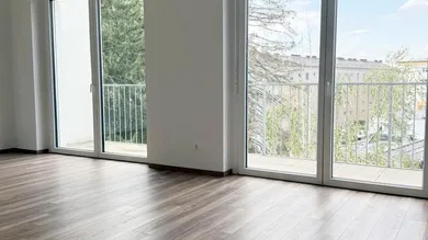 Wohnküche mit Balkonzugang