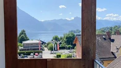 Balkon mit Blick zum See