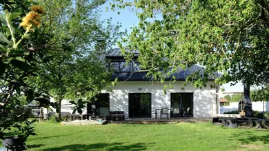EXKLUSIVES Einfamilienhaus mit eigenen Pferdeboxen