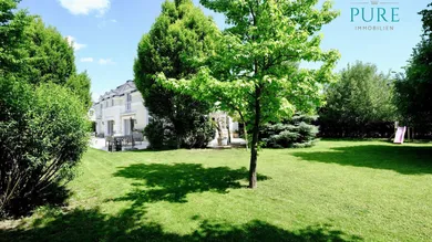 Luxusvilla I Parkähnliches Anwesen