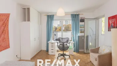 Helles Zimmer zum Arbeiten