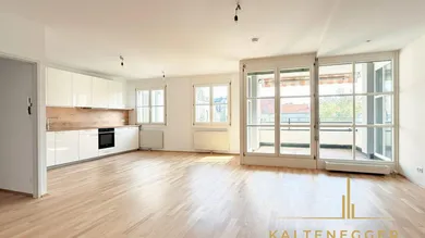 Helle 4-Zimmer Wohnung mit Loggia
