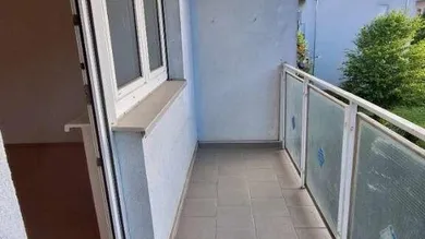 9090_-397420686