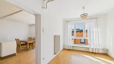 Diele OG - Blick in die Küche
