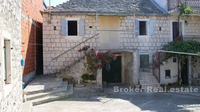 2031-45-001-2031-45-Ciovo-stone-house-for-sale