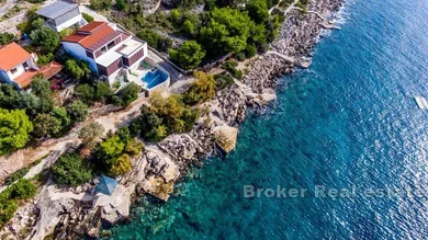 2022-374-001-2022-374-Rogoznica-House-first-row-to-the-sea-for-sale