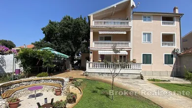 001-2044-27-Vodice-Apartment-house-with-restaurant-for-sale