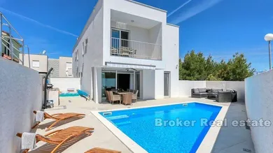 2022-331-001-2022-331-near-zadar-modern-villa-with-pool-for-sale