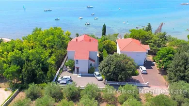 001-2021-390-zadar-house-in-first-row-to-the-sea-for-sale