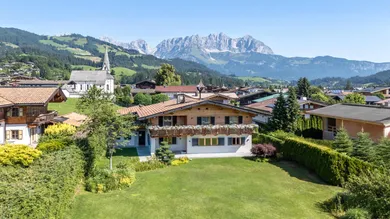 AUßENAUFNAHME