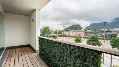 LOGGIA MIT INNBLICK
