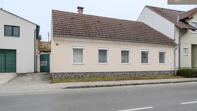 Haus - Straßenansicht