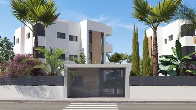ENTRADA-ENTRANCE