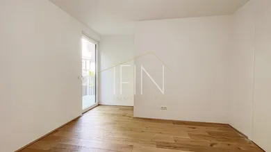OG Schlafzimmer 1 mit Balkon