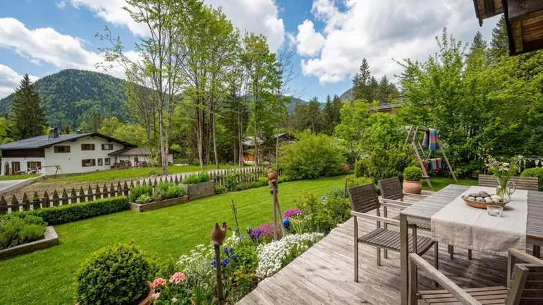 Terrasse KI bearbeitet