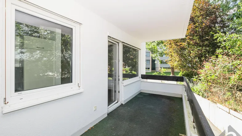 Überdachter Balkon