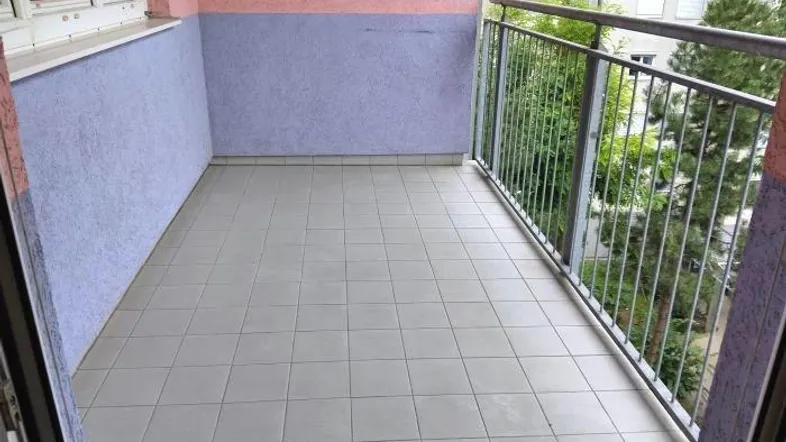 Süd-Balkon 6,5m² - Innenhof