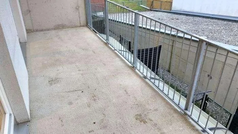 großer Süd-Balkon 11m² - Innenhof