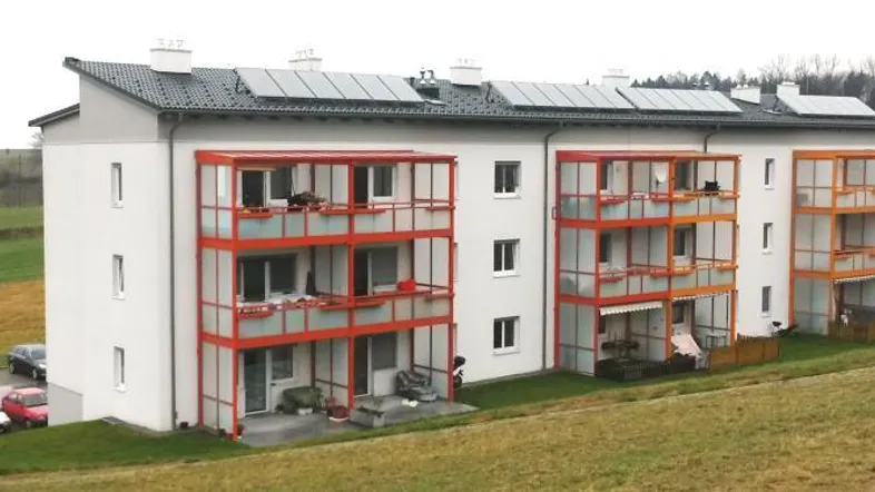 376 Foto Fassade.jpg