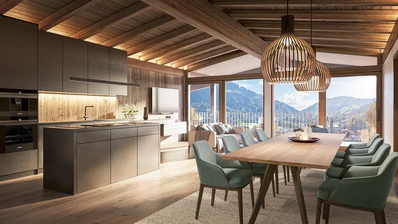 Modernes offenes Wohn-Esszimmer mit integrierter Küche, Holzbalkendecke und Panoramablick auf die Berge.