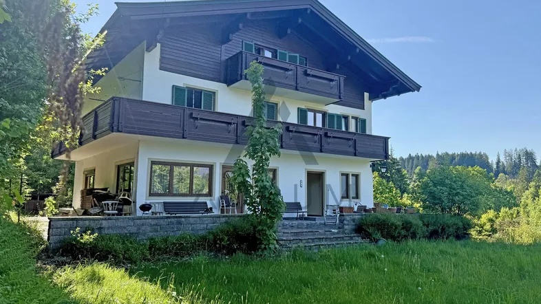 Grundstück mit Altbestand, Kaiserblick und Bebauungsplan