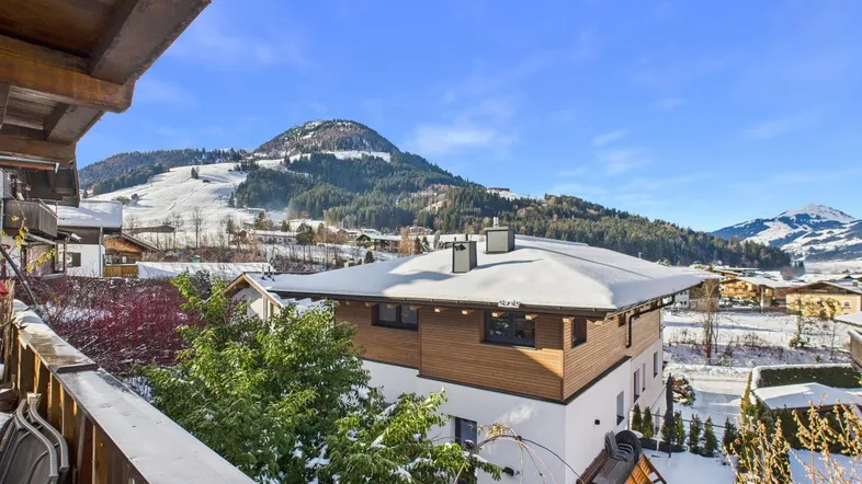 Gemütliches Einfamilienhaus in zentraler, ruhiger und sonniger Lage mit Bergblick