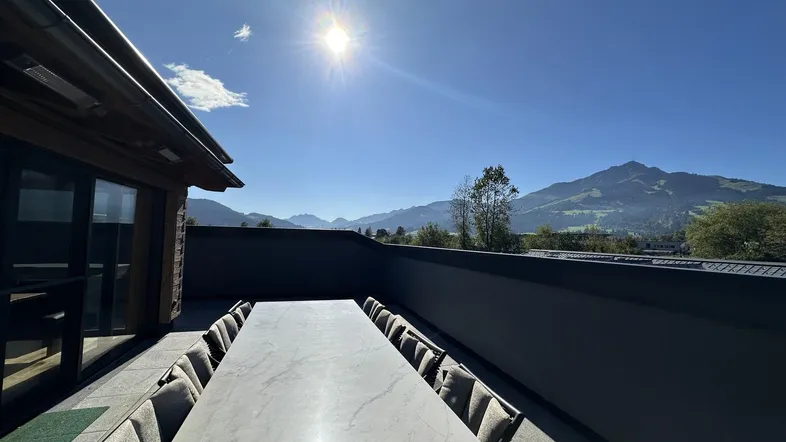 Maisonette-Dachgeschoss mit Dachterrasse &amp; atemberaubenden Panoramablick, Whirlpool &amp; Sauna