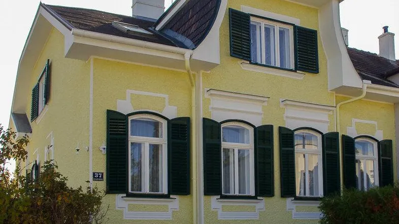 STILVOLLE JAHRHUNDERTWENDEVILLA in TOPLAGE