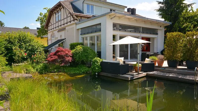 TRAUMHAUS in ZENTRALER RUHELAGE