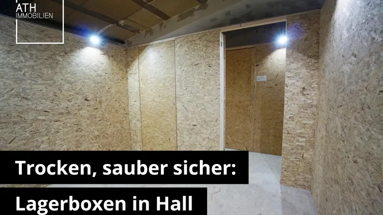Trockener und sicherer Lagerraum mit OSB-Plattenwänden und Betonboden, ideal für die Aufbewahrung von Gegenständen.