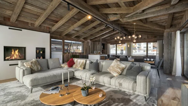 Sonnig - Ruhig - Aussichtslage: Edel möbliertes Chalet