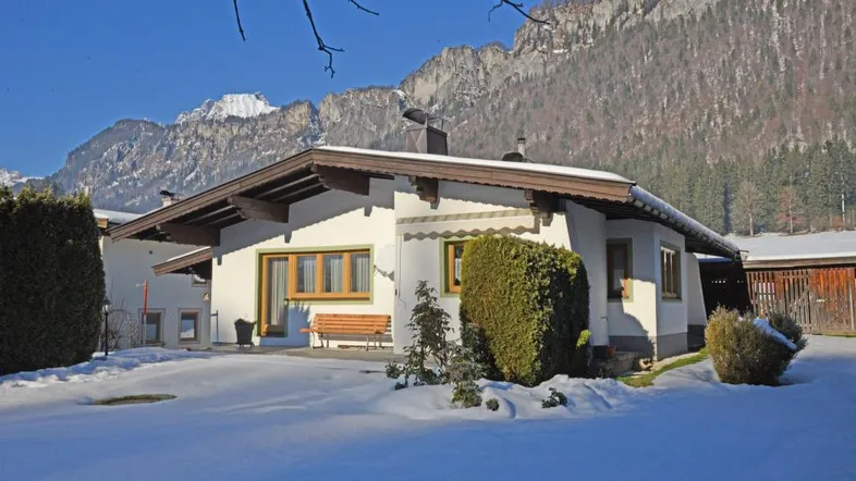 Haus mit Entwicklungspotenzial in idyllischer Naturlage mit Kaiserblick