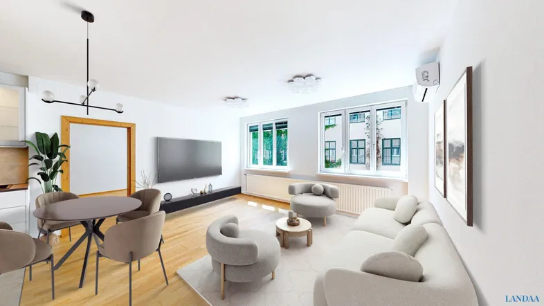 Helles, modern eingerichtetes Wohn-Esszimmer mit Holzboden, großen Fenstern und Klimaanlage.