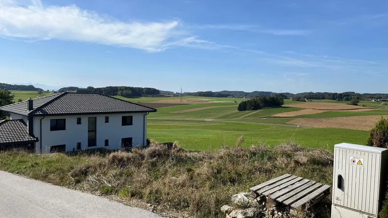 Grundstück Sicht von Zufahrt