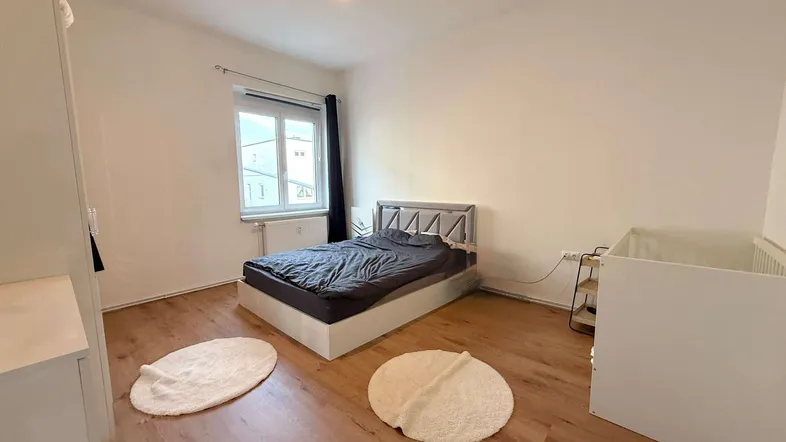 Schlafzimmer 1