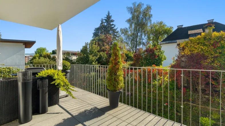 Balkon mit Blick ins Grüne