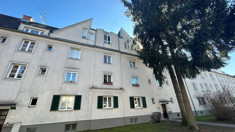 Schöne 3-Zimmer-Dachgeschosswohnung in ruhiger Siedlungslage in 8020 Graz!
