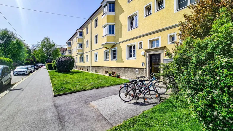 Gut geschnittene Starterwohnung in traumhafter Grünlage im Pradler-Saggen!