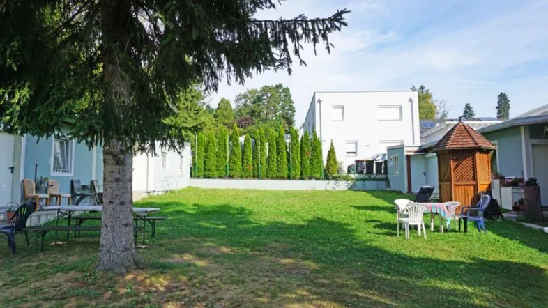 Grundstück mit Altbestand im Kerngebiet im Pressbaumer Zentrum