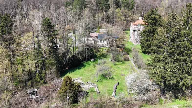 Teilbar! Riesiges Grundstück mit Altbestand in traumhafter Südlage am Sagberg