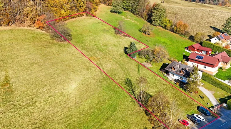 Großzügiges, naturnahes Grundstück in sonniger Ruhelage und mit herrlicher Aussicht