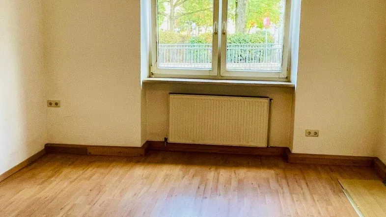 Wohnzimmer unmöbliert