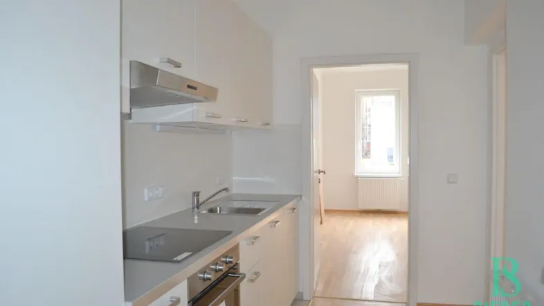 Küche/Blick Zimmer