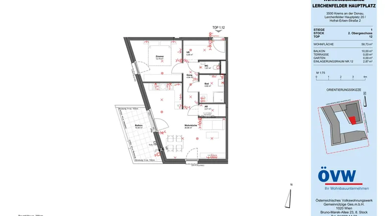 Detaillierter Grundriss einer Wohnung mit offenem Wohnbereich, Schlafzimmer und Balkon.