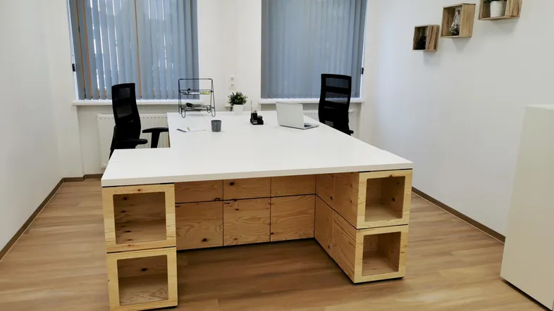 Büro 1