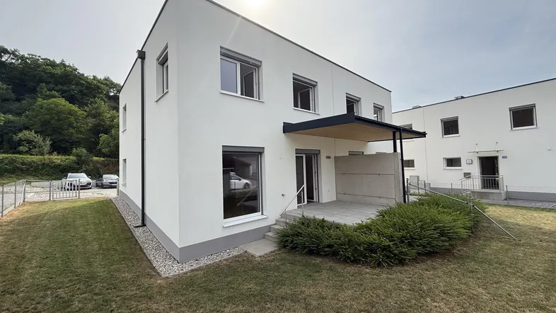 Aussenansicht vom Garten aus